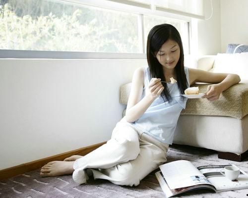 网红吃瓜白醋少女图片,酸爽滋味引网友热议